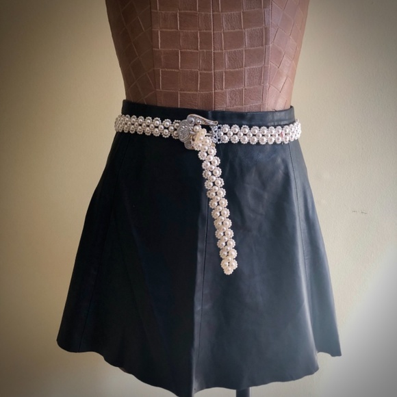 Vintage Pearl Buckled Belt - Picture 9 of 9